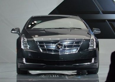 Гибридный люкс-купе Cadillac ELR 2014