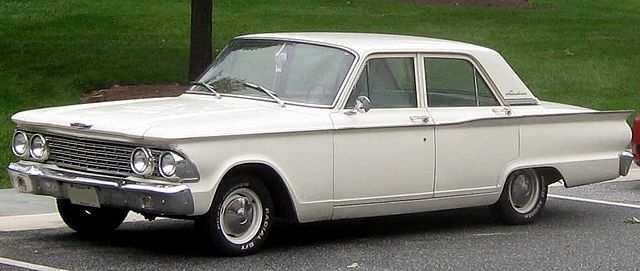   1962 Ford Fairlane 4-door Sedan